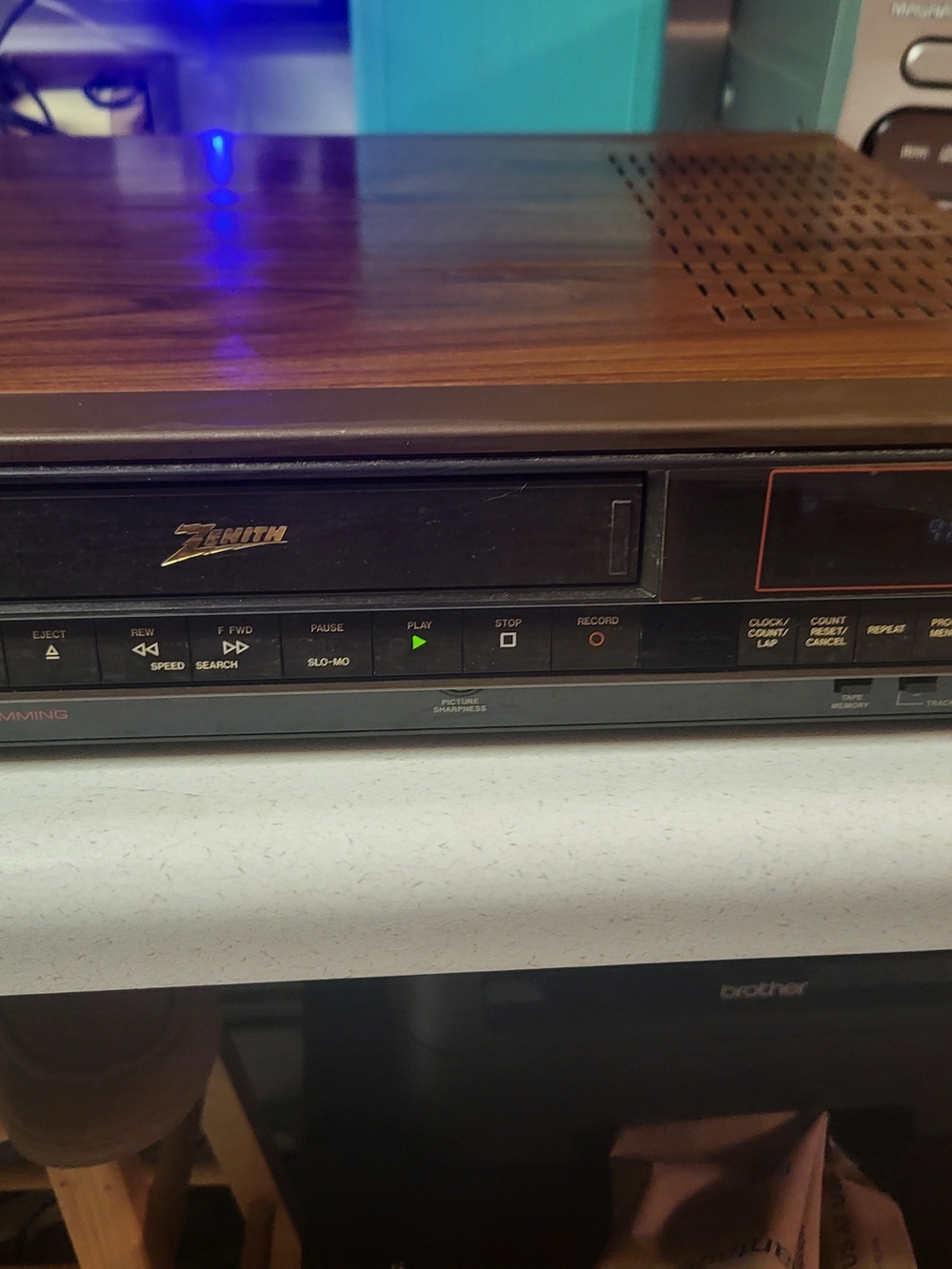Zenith Vintage VCR Player in Woodgrain Black